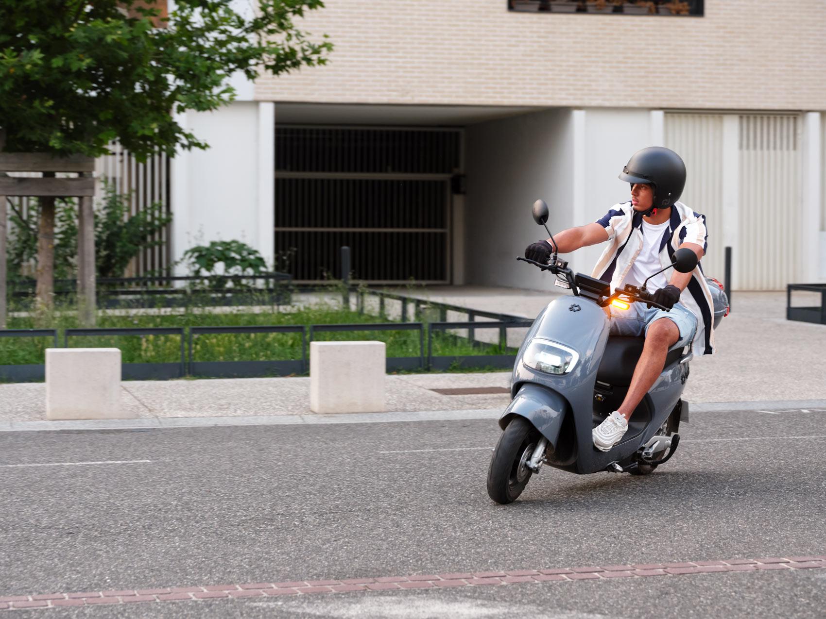 Pare-brise de moto universel pour scooter électrique, batterie